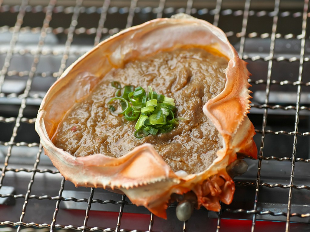 病みつきになる濃厚な旨味がたっぷり『蟹みそ甲羅焼』
