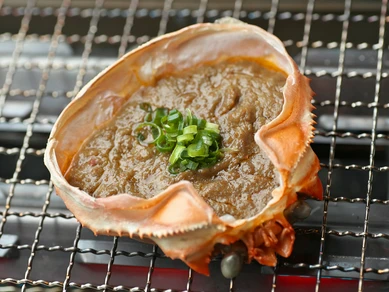 病みつきになる濃厚な旨味がたっぷり『蟹みそ甲羅焼』