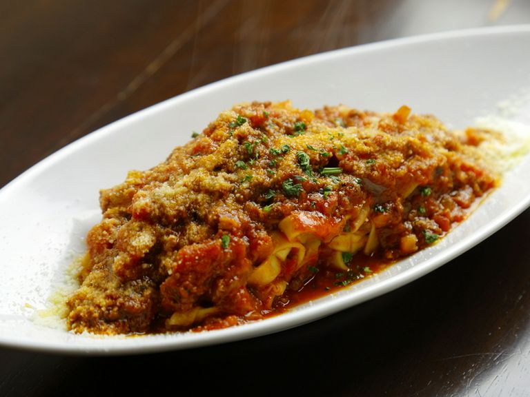 熊本・阿蘇で育った高級和牛を手軽に『赤牛のボロネーゼ』