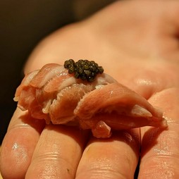 熟成鮪の『大トロキャビア添え』