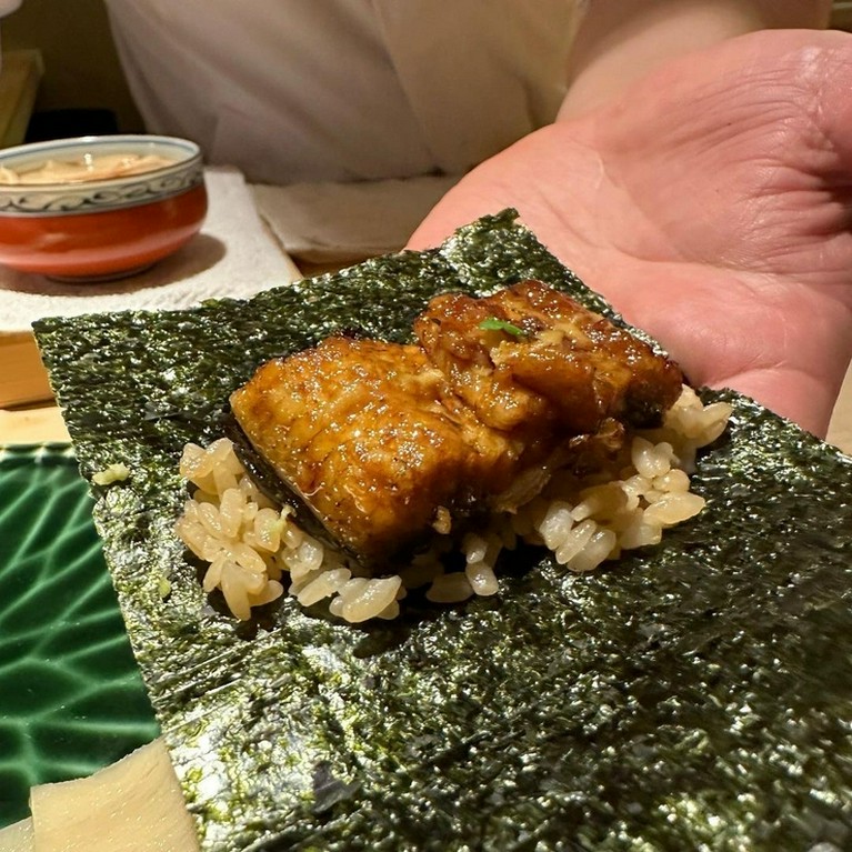 幻の天然青鰻を使用した『鰻の手巻き寿司』