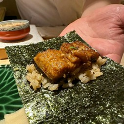 幻の天然青鰻を使用した『鰻の手巻き寿司』