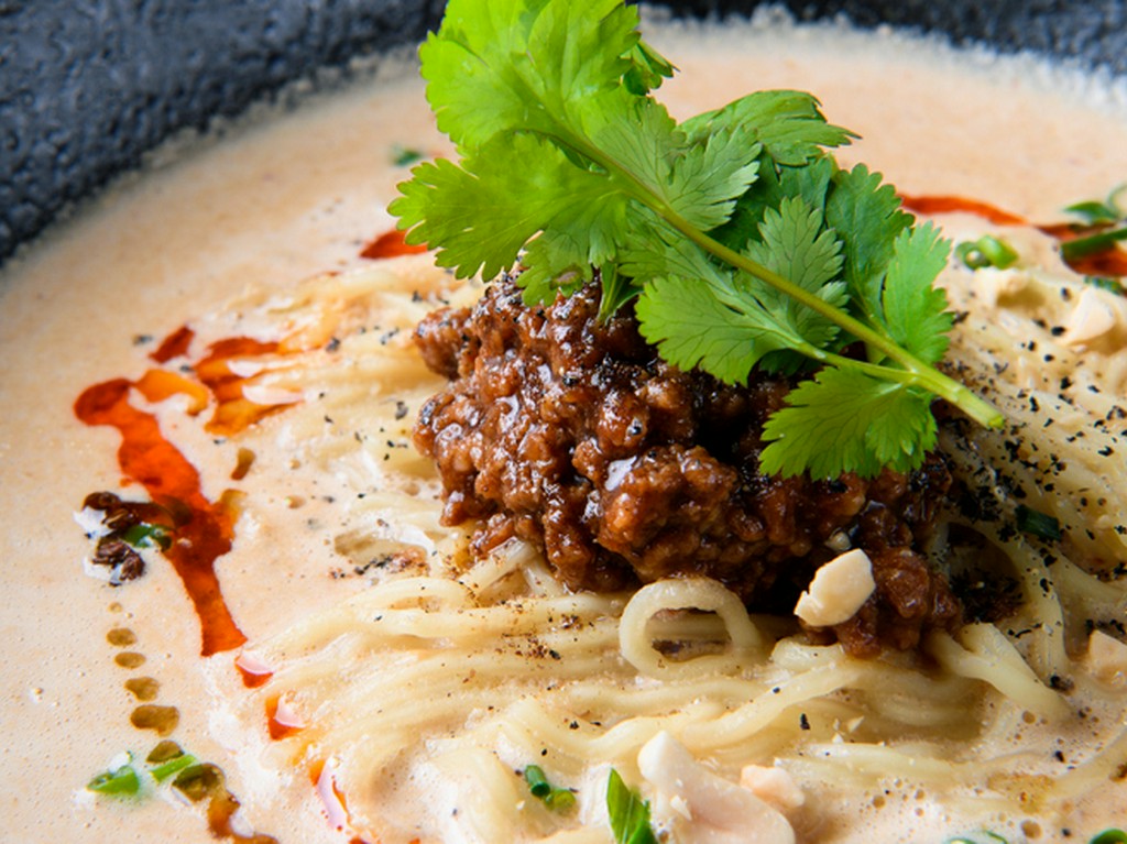 食べたものを魅了する【昊】の担担麺