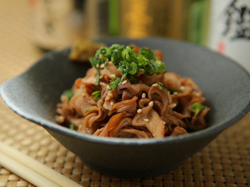 博多の味！酒の肴に最適な『酢もつ』