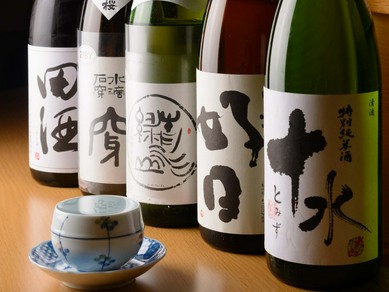 山形の地酒と、県外の銘酒を半々の割合で