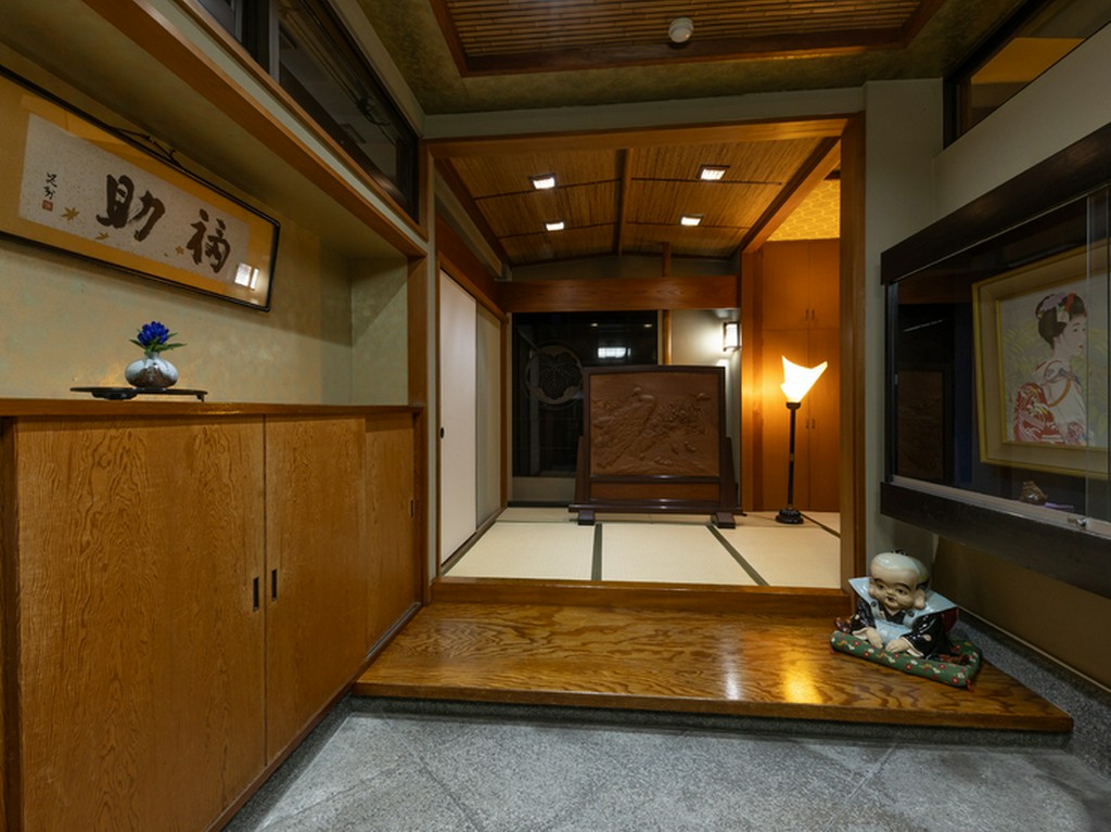 奇をてらわず場の雰囲気を損なわない、ほんまもんが揃う料亭