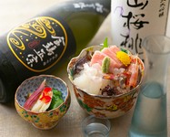 伝統を守り続け、旬の鮮魚と旬食材をふんだんに盛り込んだお料理をご堪能ください。