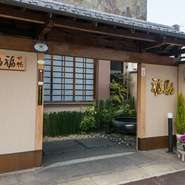 お客様のご利用目的（お祝い事や記念日、大切な方との会食など）に合わせて、お部屋をご用意いたします。また、ご要望を伺いながら嗜好に合わせた料理をおつくりいたします。お気軽に申し付けください。