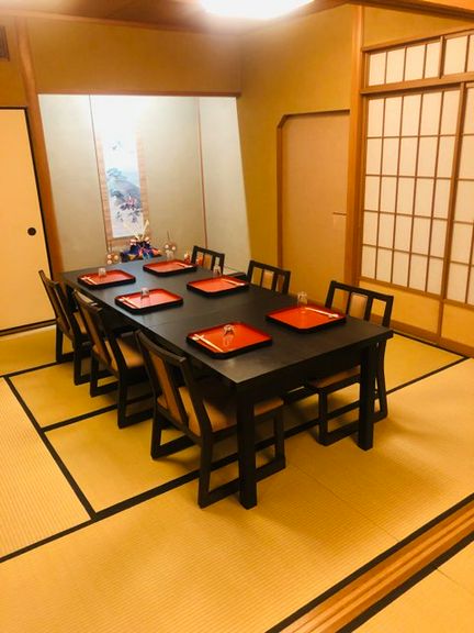 和風の個室が3部屋あり、プライベート空間での宴席も楽しめる