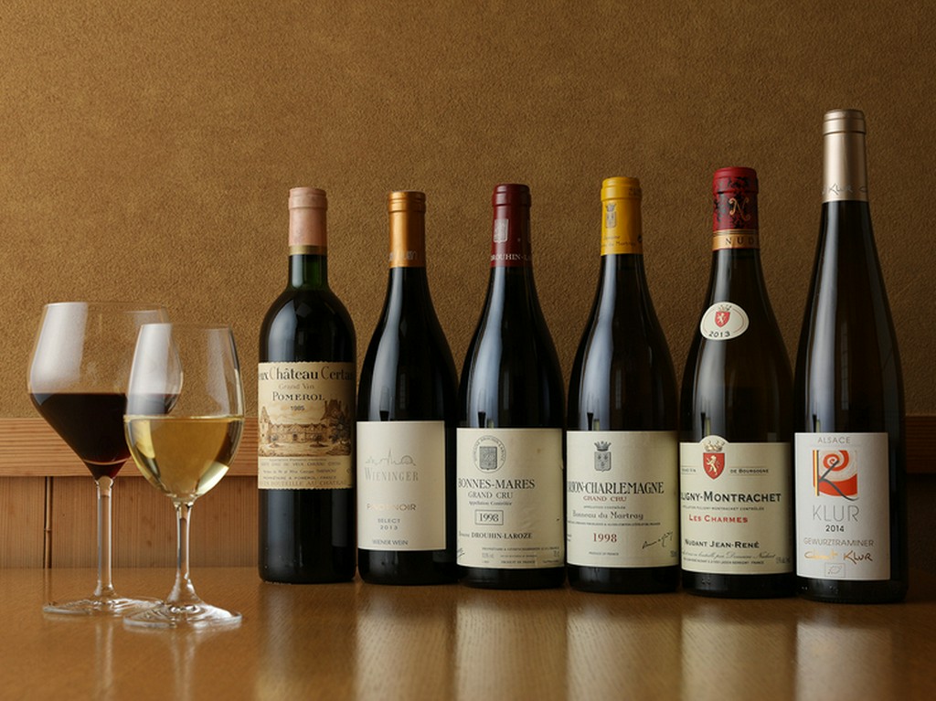 ソムリエが選りすぐった、和食に合うワインが約50種も集う