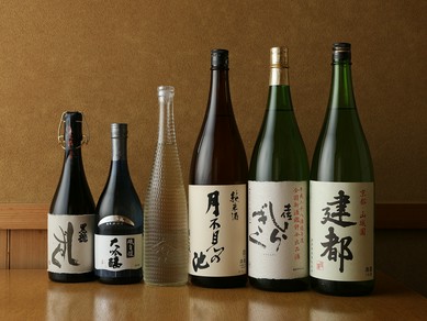 京都の名水が生む地酒、日本各地の酒処の名酒も豊富