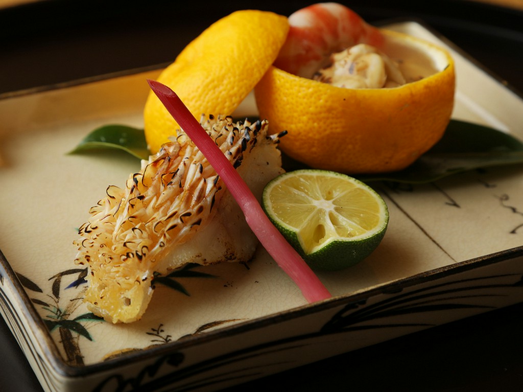 四季の食材を五感で味わえる2品を盛り付け『焼き物』