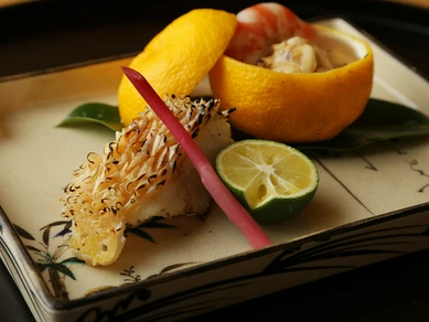 四季の食材を五感で味わえる2品を盛り付け『焼き物』