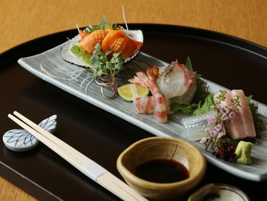 瀬戸内や日本海の季節の天然鮮魚で彩る『旬の魚の御造り』