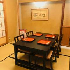 お座敷席にテーブルを設置致しました。