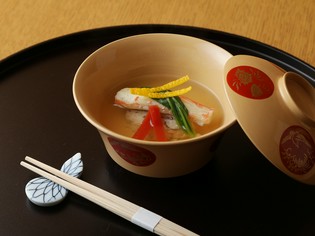 出汁の優しさと旬食材の旨みに心から和める『季節の吸物椀』