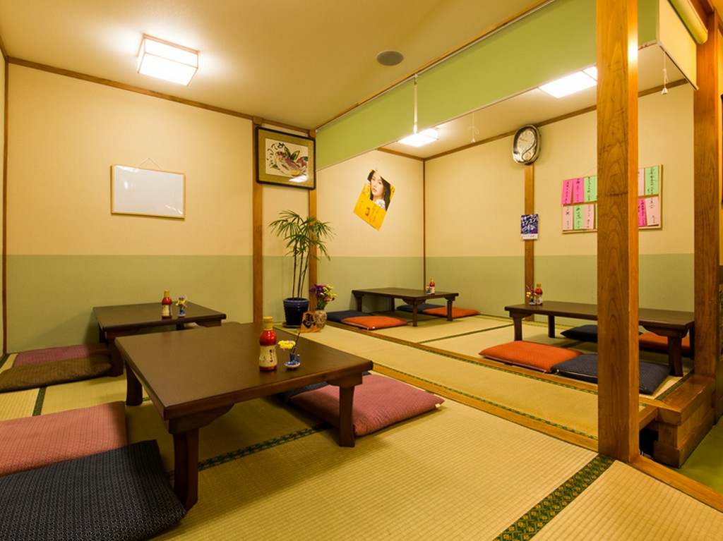 会社の集りや親戚・友人が集い、会話が弾むひと時に