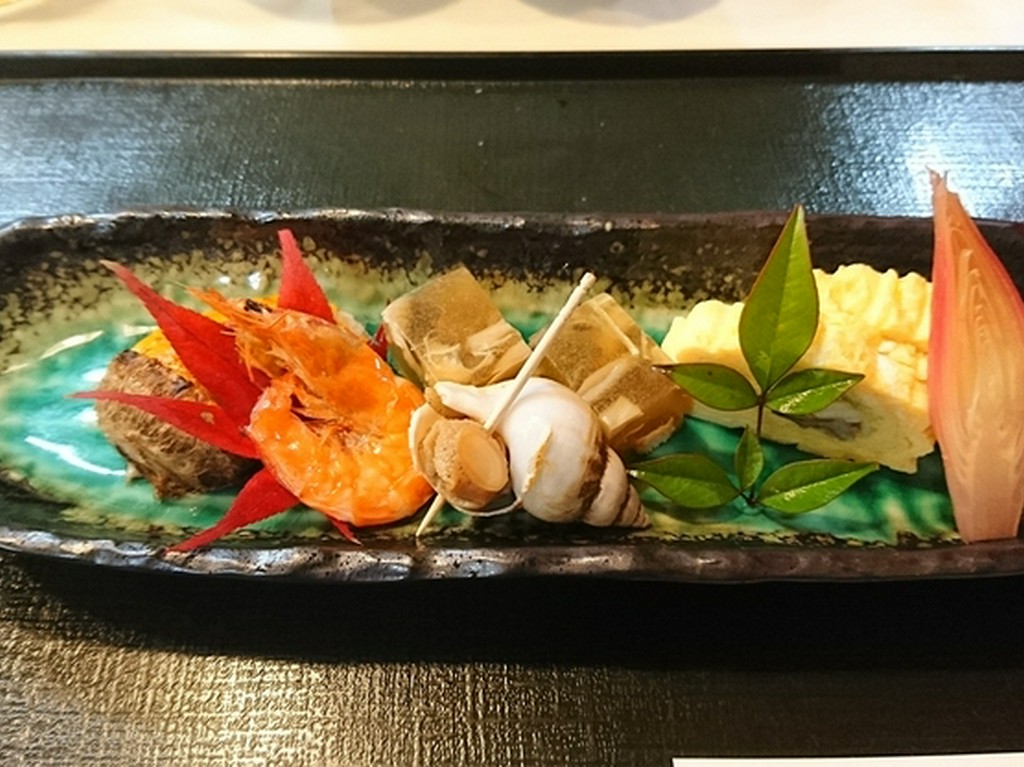 食材も調理法もさまざまに、匠の技を味わい尽くせる『ある日の前菜（写真は一例です）』