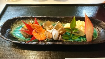 食材も調理法もさまざまに、匠の技を味わい尽くせる『ある日の前菜（写真は一例です）』