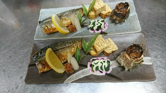 魚介のみならず、牛や鶏など肉料理も楽しめる『本日の焼物（写真は一例です）』