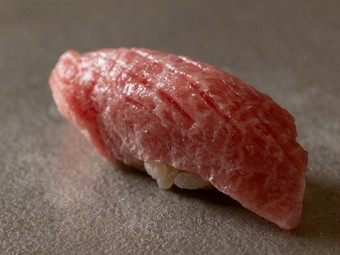 香りと食感を重視して選ぶ近海の本鮪『中トロ』