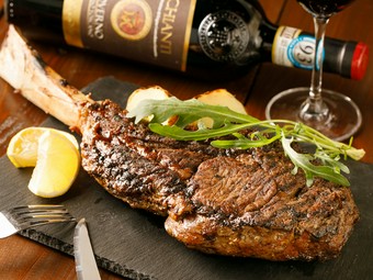 豪快でありながらヘルシーな赤身肉を満喫『トマホークステーキ』