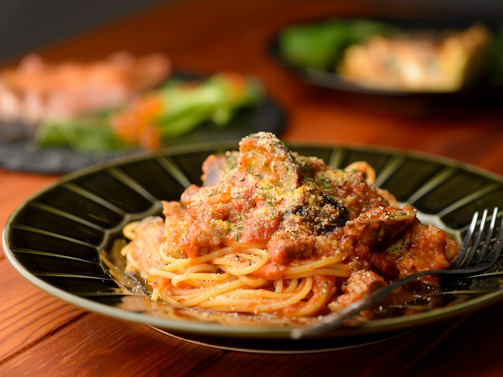 自家製トマトソースは6時間煮込んだ本格派『ボロネーゼ』