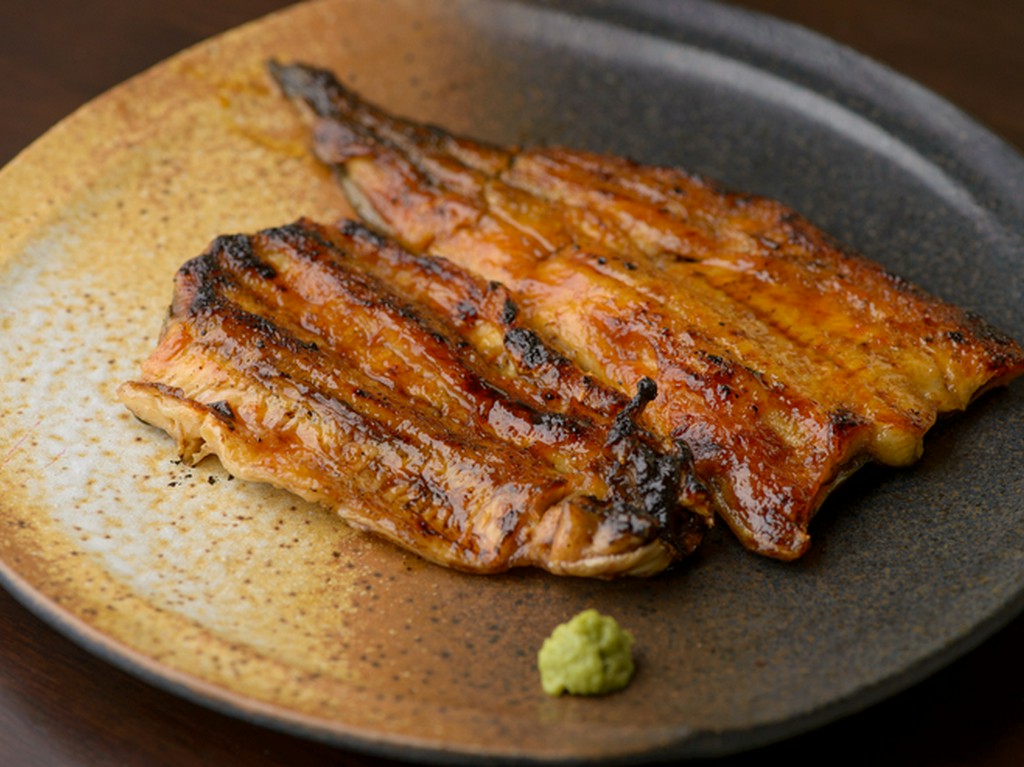 専門店の鰻を贅沢に味わえる人気メニュー。奥深い味わいが魅力『うなぎ　かば焼き』