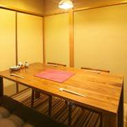 国内・海外から訪れるお客様との会食にふさわしいお店です。大振りの「のどぐろ」や濃厚な「ガス海老」は、このエリアだからこそ味わえる魚介料理。コースならばゆったりとした時間を共に楽しめることでしょう。