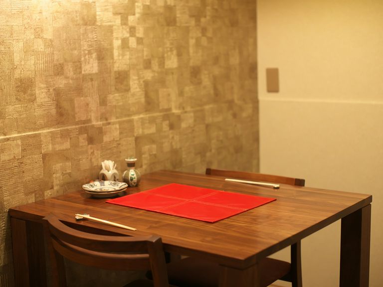 しっとりとした大人の時間を満喫できる、モダンな空間