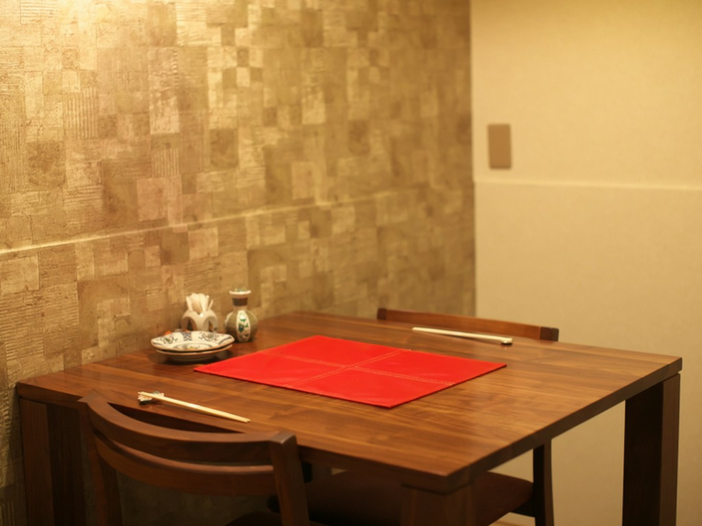 しっとりとした大人の時間を満喫できる、モダンな空間