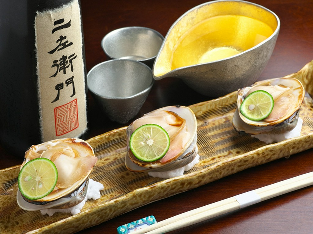 貝の出しも余さず味わいたい『はまぐりの醤油焼き』