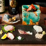 より魚を堪能していただくための提案。3つの器でそれぞれ違ったスタイルを用意。食べ方によった魚の個性を感じることができるお店の看板メニューです。