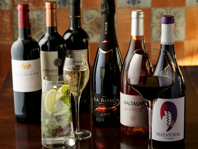 スペイン産シャンパーニュ『CAVA』やシェリー酒も