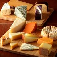 食べやすいものから癖がとてつもないものまで勢ぞろい！！

カドス、エズィーサンドレ、マンステール、ポンレベック
あなたはリオのチーズを制覇することができるか！？