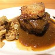 贅沢にもほどがある

フレンチに負けないスペイン流の煮込み料理を堪能あれ
【価格】　1480