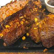 一番人気ハラミステーキ
＆月ごとに変わるシェフ一押しのステーキ2種
カサデルリオでしか食べられないものをご用意しております

計約１ポンド！こんな豪華な盛り合わせをこの価格では普通出せません！！