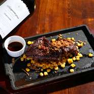 お肉15０ｇ～300g！！サラダ、スープ、ライス（大盛り無料）ドリンク1杯（生ビールもＯＫ）ついてます！
【価格】1480～2380円