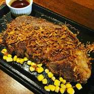 お肉150ｇ～300g！！サラダ、スープ、ライス（大盛り無料）ドリンク1杯（生ビールもＯＫ）ついてます！