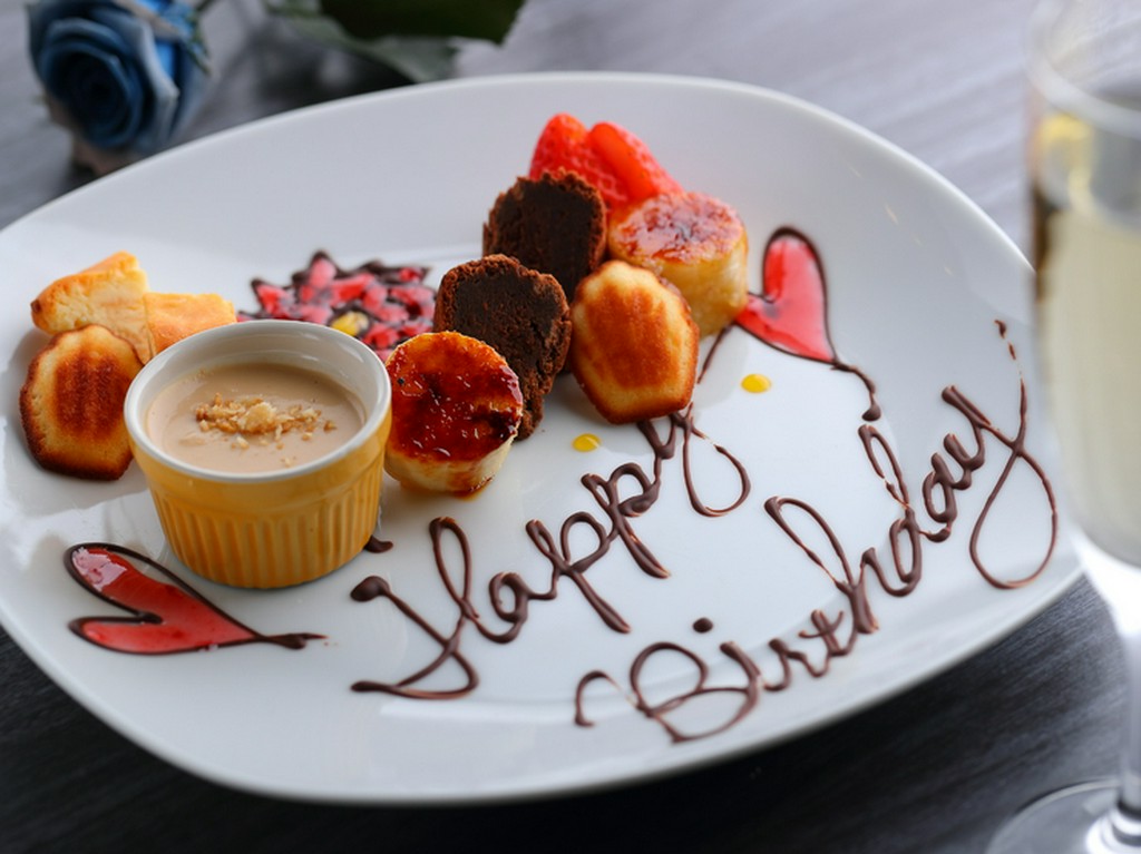 デザートプレートが大切な記念日を盛り上げる