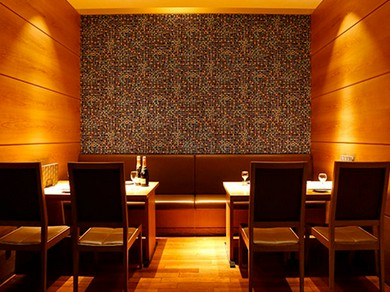 落ち着きある店内は、少人数〜団体様まで個室でご案内！