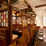 4名様用半個室、6名様用完全個室、最大14名様までの窓際テーブルなど、お人数に合わせて最適なお席をご用意可能。
ソムリエがセレクトする日本酒10種の飲み放題プランなど内容重視の歓送迎会におすすめ。