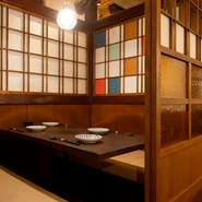 いつも通りの接待でなく、相手の心に残る接待を開きたいときにはぜひ。窓際の個室は一部屋のみ。街の灯りを眺めながら様々なお酒と会話を興じる御仁の姿に、安堵の息を漏らすはず。