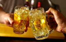 約１００種類の飲み放題の中から思わず迷ってしまう飲み物の数々！
