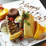 初めに、乾杯スパークリングワインを１人１杯プレゼントさせていただきます！