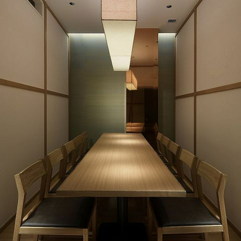 完全個室から、半個室まで様々な接待に対応できます