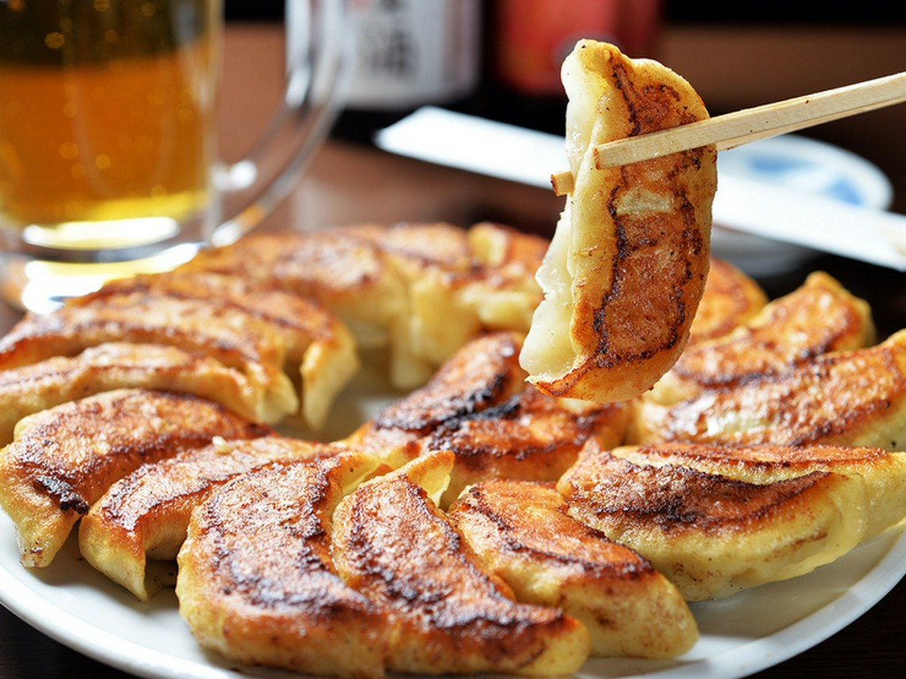 自慢の味！20個が豪快に円盤形に登場する『円盤餃子』