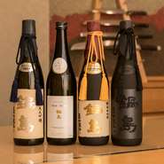 『田中六十五』『綾花』『貴』などをはじめ、地元福岡や佐賀、山口の地酒を取り揃えています。とりわけ、『鍋島』の上級酒のラインナップが豊富。極上の握りや料理に寄り添う逸品揃いです。