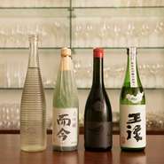 「お酒は飲めない体質なんです」という田代氏ですが、日本酒は全国の名だたる銘柄が揃います。過度な熟成が進みすぎないよう、-5℃、-2℃、3℃と3段階の温度帯の冷蔵庫で保存するなど、人一倍のこだわりも。
