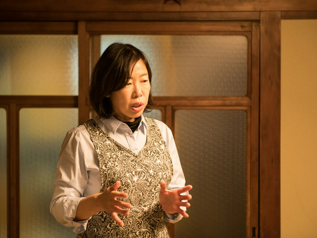 料理の提供とともに、ふくちょうちんを使った部位の解説も